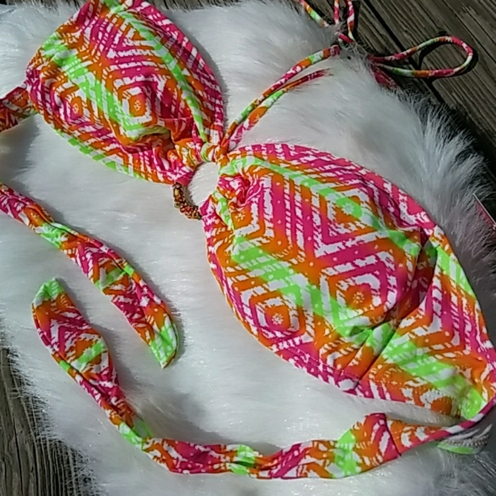 ❗3/$18❗🍁 Neon Candie's top